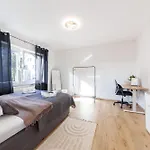 Modernes Mit Balkon & Parkplatz - Ama Amali Lägenhet *
