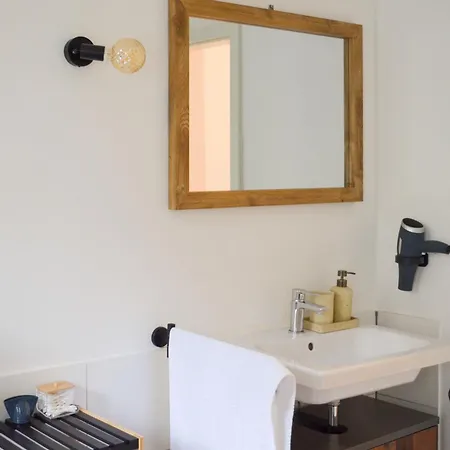 Lägenhet Ama Amali - Modernes Mit Balkon & Parkplatz - Ideal Fuer Business & Komfort *