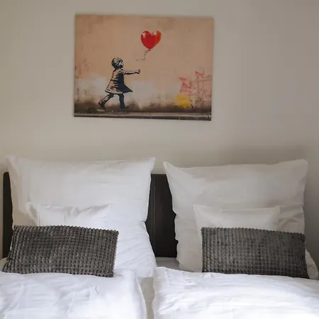 Apartment Ama Amali Mit Balkon Wlan Smart Tv Parkplatz In Lage Ideal Fuer Familien Paare Geschaeftsreisende