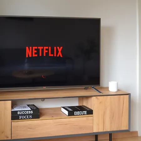 Ama Amali - Modernes Mit Balkon & Parkplatz - Ideal Fuer Business & Komfort Hiddenhausen