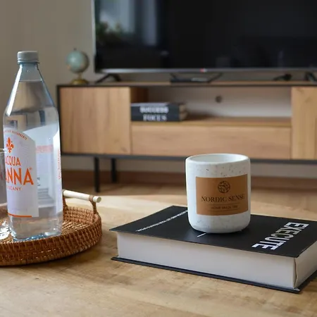 Ama Amali - Modernes Mit Balkon & Parkplatz - Ideal Fuer Business & Komfort Lägenhet