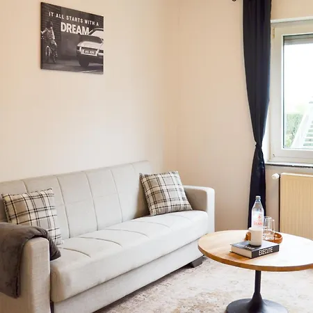 Lägenhet Ama Amali - Modernes Mit Balkon & Parkplatz - Ideal Fuer Business & Komfort Hiddenhausen