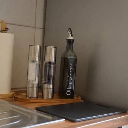 Ama Amali - Modernes Mit Balkon & Parkplatz - Ideal Fuer Business & Komfort