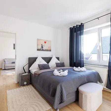 Ruhiges Business Mit Balkon & Parkplatz - Ama Amali *