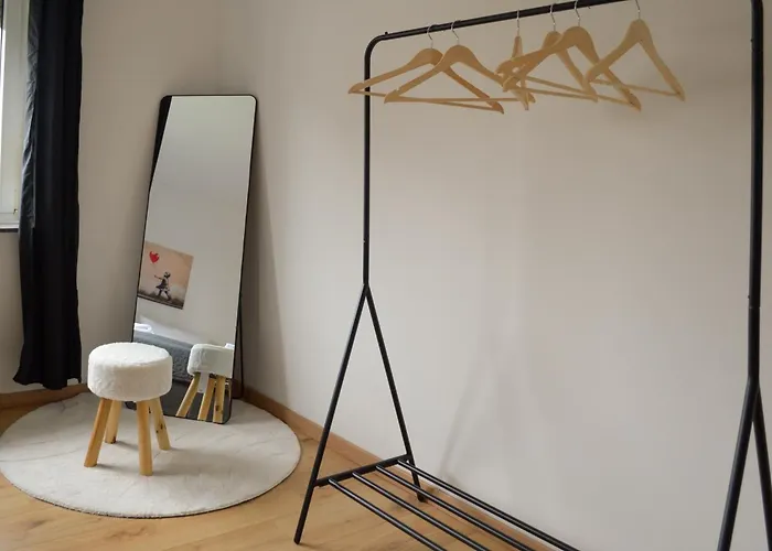 Ama Amali - Modernes Mit Balkon & Parkplatz - Ideal Fuer Business & Komfort