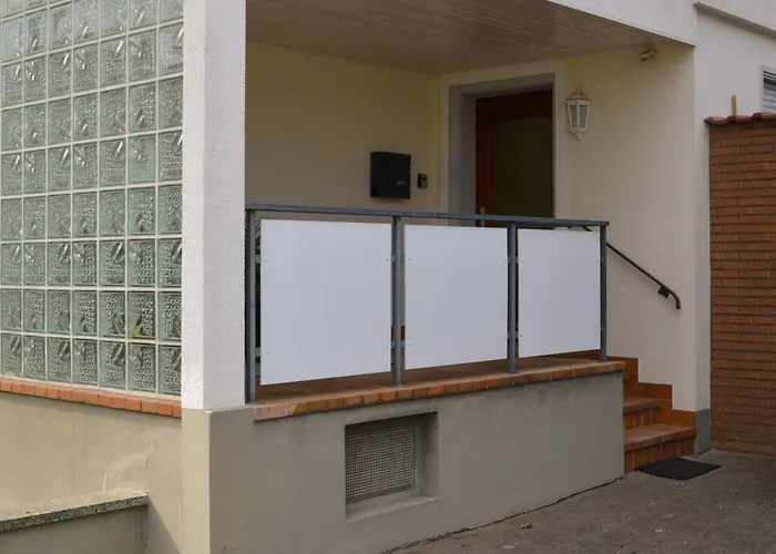 Lejlighed Ama Amali - Modernes Mit Balkon & Parkplatz - Ideal Fuer Business & Komfort *