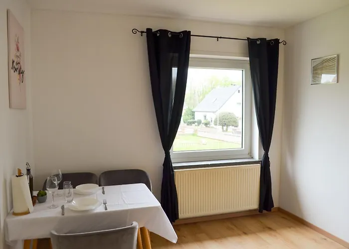 Ama Amali - Modernes Mit Balkon & Parkplatz - Ideal Fuer Business & Komfort Lejlighed Hiddenhausen