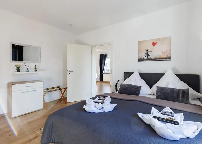 Lejlighed Ama Amali - Modernes Mit Balkon & Parkplatz - Ideal Fuer Business & Komfort *