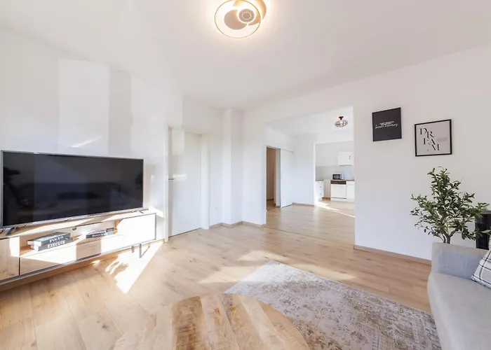 AMA Home AMALI - Modernes Apartment mit Balkon&Parkplatz - Ideal für Business&Komfort