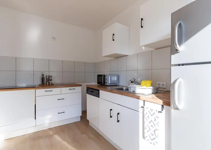 AMA Home AMALI - Modernes Apartment mit Balkon&Parkplatz - Ideal für Business&Komfort *