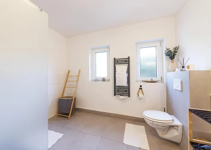 Lejlighed Ama Amali - Modernes Mit Balkon & Parkplatz - Ideal Fuer Business & Komfort Hiddenhausen