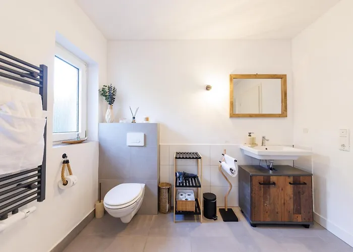 Ama Amali - Modernes Mit Balkon & Parkplatz - Ideal Fuer Business & Komfort Hiddenhausen